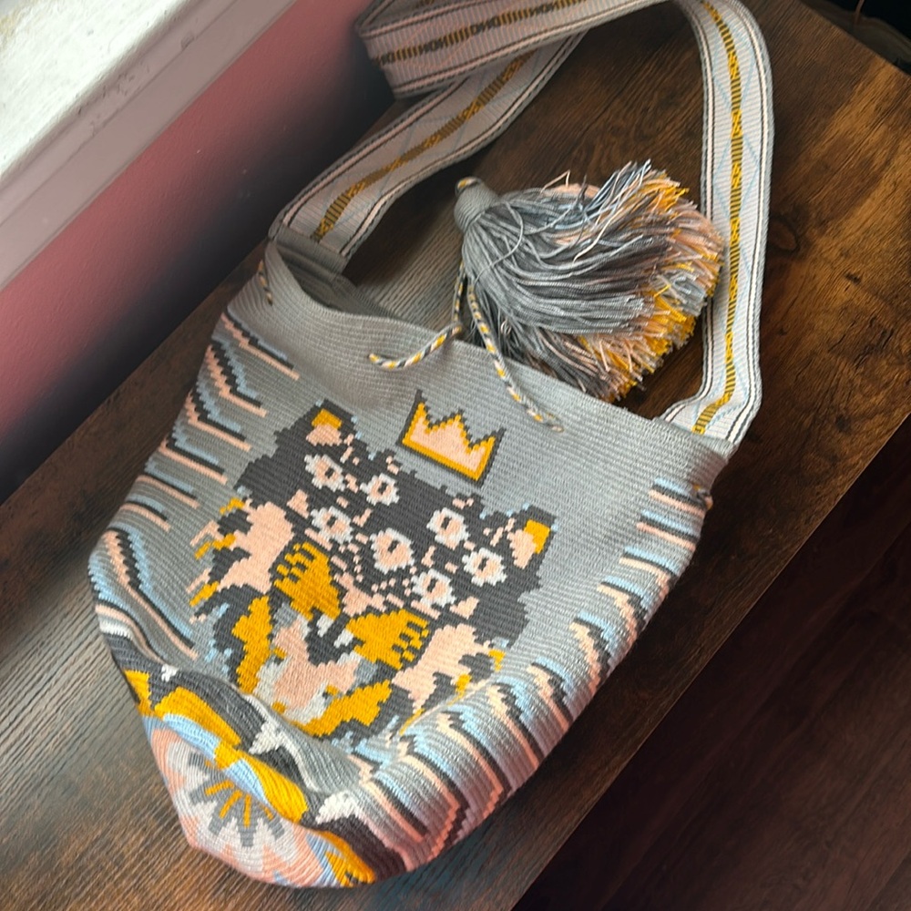 Min and Mon EXTREMELY RARE crossbody knit bag purse tote  drawstring tiger gray